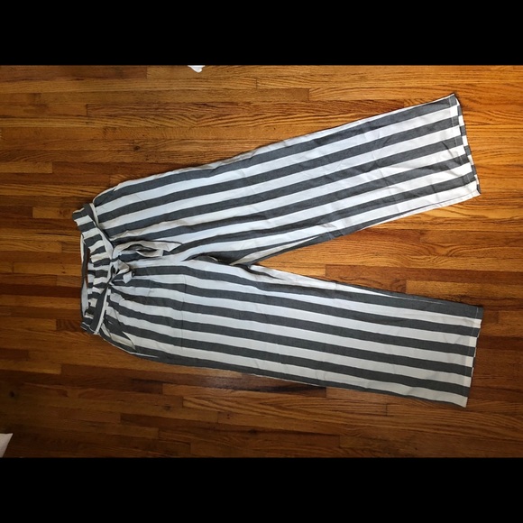American Eagle Outfitters Pants - Paperbag soft pants